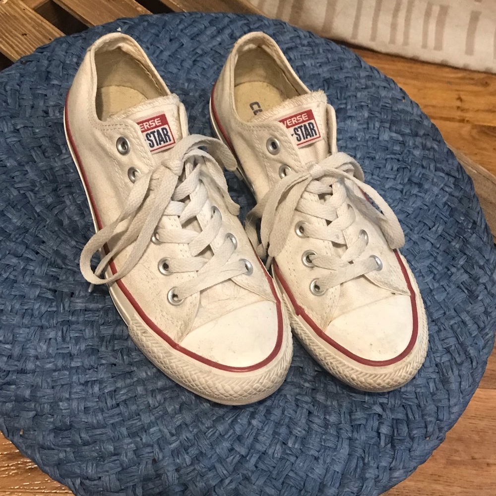 White converse sneakers used ,  in good condition